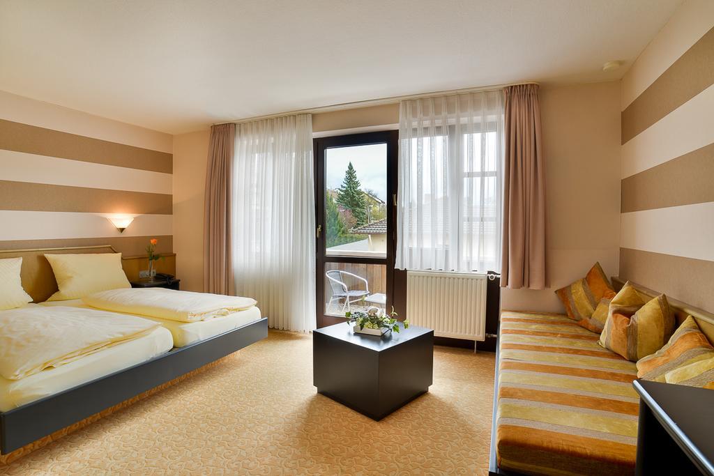 Hotel Am Brenner Tauberbischofsheim Exteriör bild